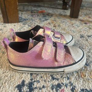 Converse toddler size 9. Good condition